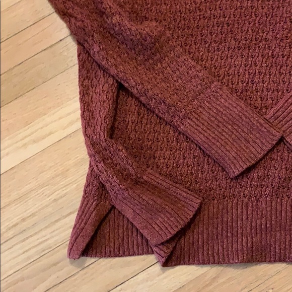 American Eagle V-Neck Sweater x2 - Picture 5 of 5